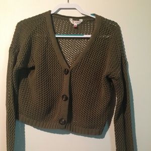 Loose knit olive green cropped cardigan